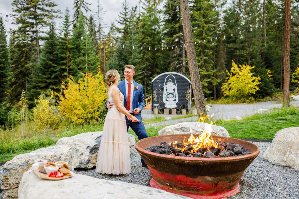Campfire elopement with smores